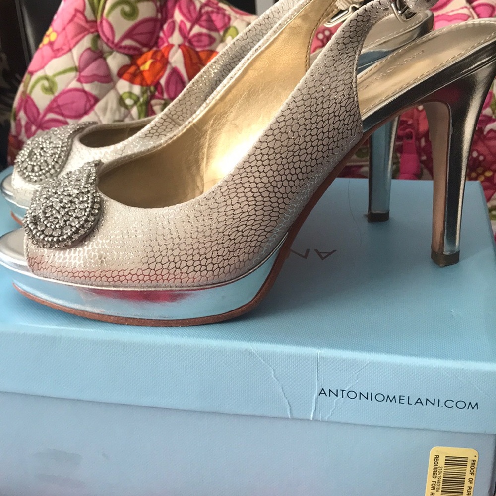Shoes - Picture 5 of 5
